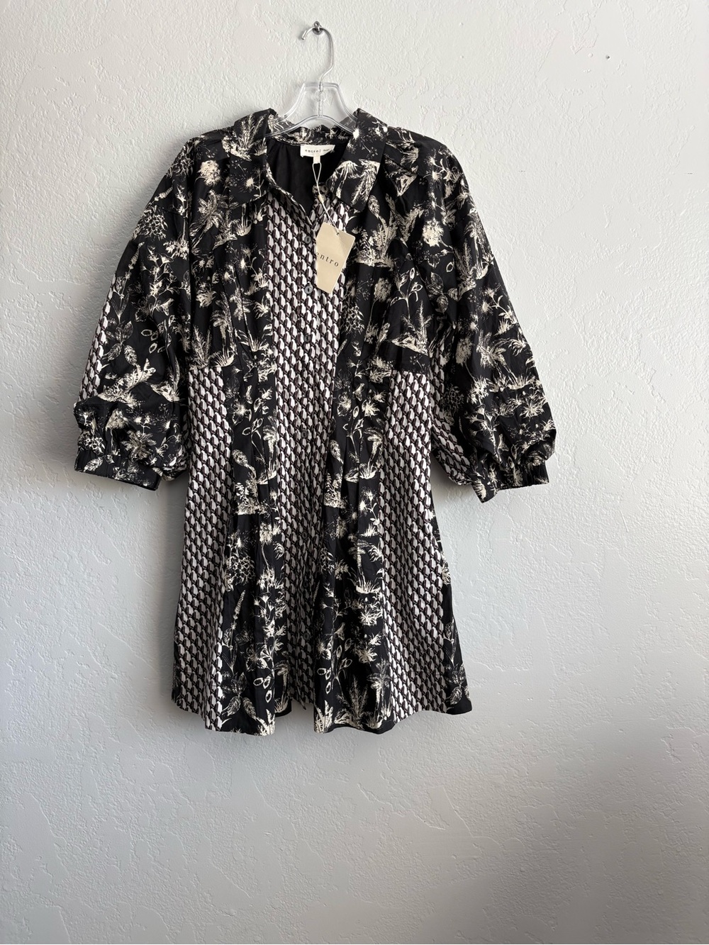 ❤️NEW entro Black & White Mixed-Print Mini Dress